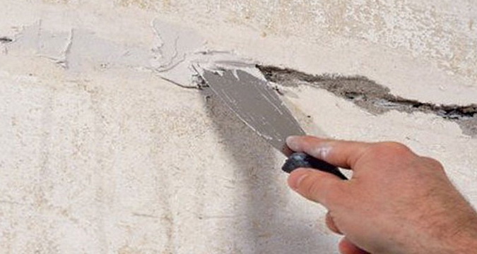 Как устранить трещины в стенах своими руками
