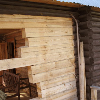 Ремонт и укрепление стен дачного деревянного дома