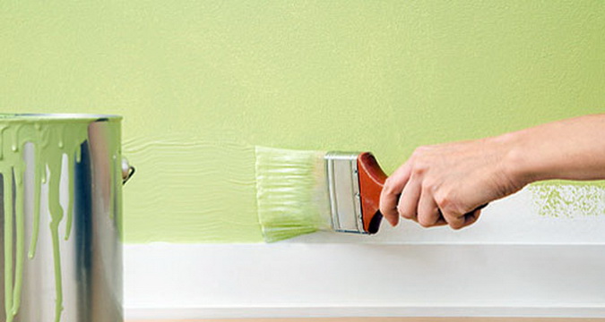 Как покрасить стены внутри дома своими руками